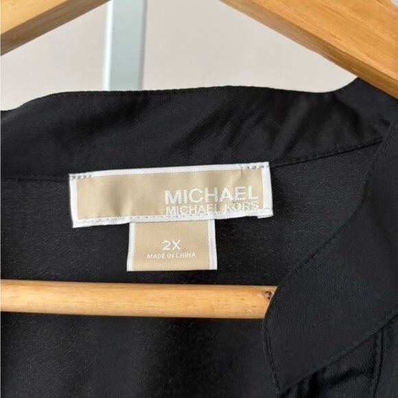 Michael Kors Blouse 2X Zip Pockets V Neck Quiet Luxury Dark Academia Soft Girl - Picture 4 of 12